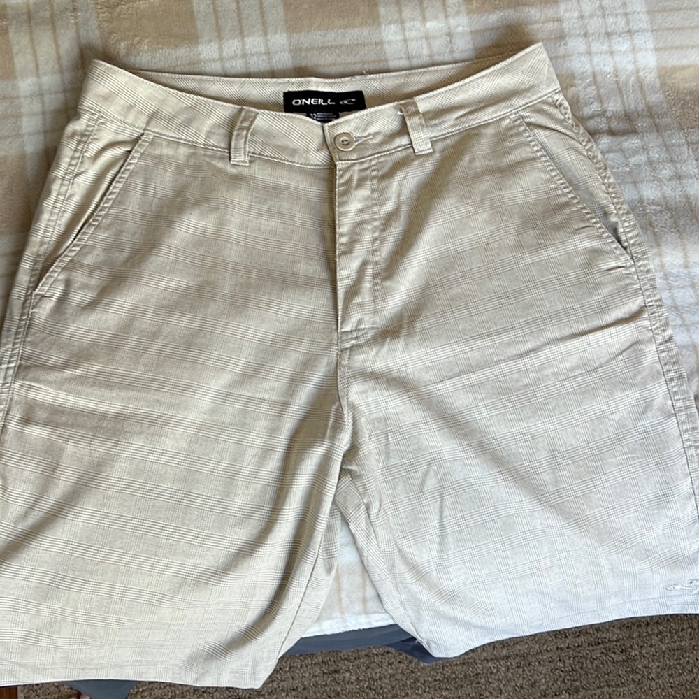 O'Neil flat front 32"